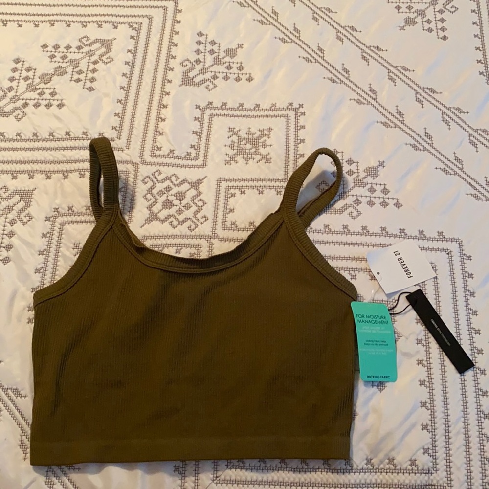 Crop tank w/ built in bra